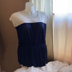 5/$20 Beautiful dress top